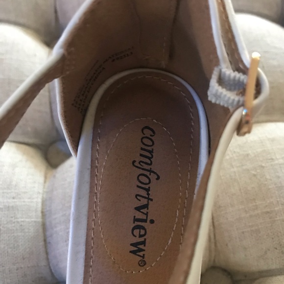 White new heels - Picture 4 of 4